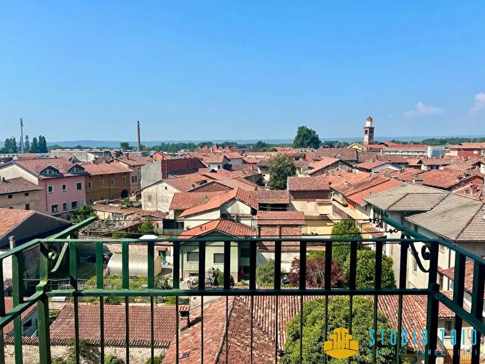 Appartamento trilocale in vendita in Candelo