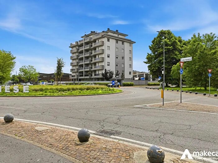 Appartamento trilocale in vendita in Via Trieste, San Giuliano Milanese