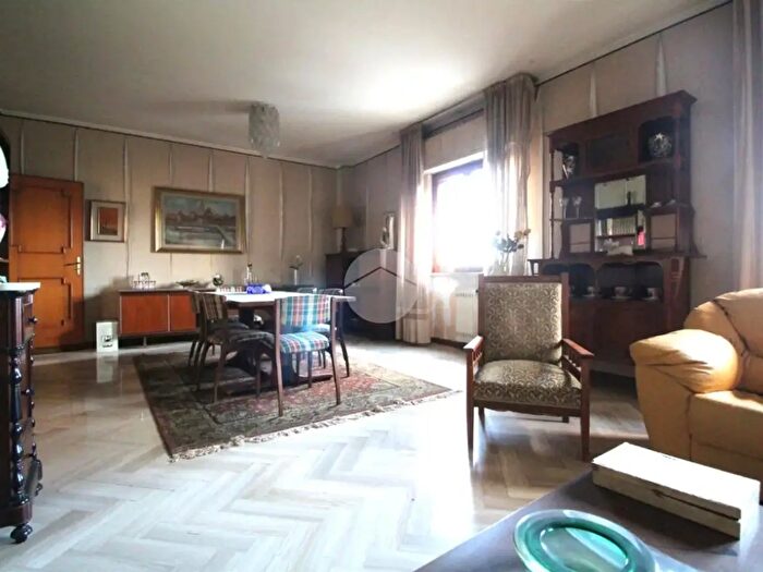 Appartamento con 5 locali in vendita in Viale della Regione Siciliana Nord Ovest, Palermo