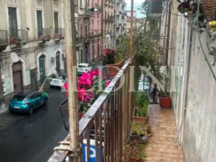 Appartamento trilocale in vendita in Via Vittorio Emanuele II, Catania