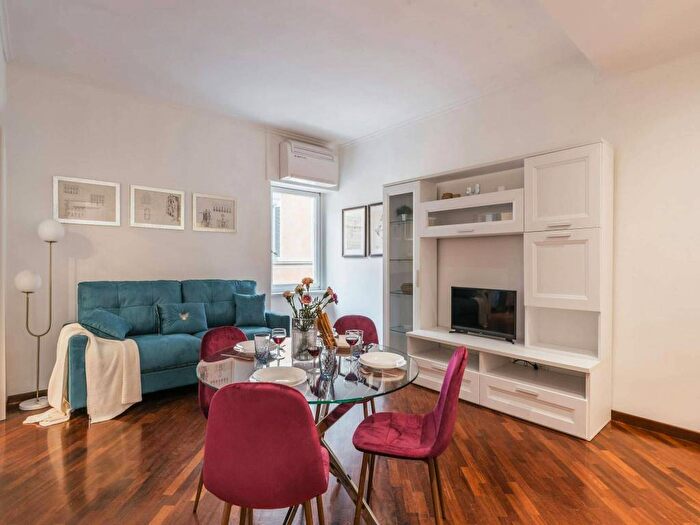 Appartamento trilocale in affitto in Via Frattina, Spagna, Roma