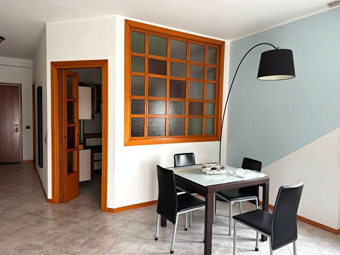 Appartamento trilocale in affitto in San Giovanni, Lecco