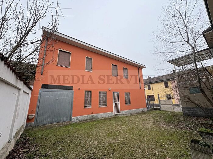 Casa trilocale in vendita in Via Giuseppe Garibaldi N°, Lomello