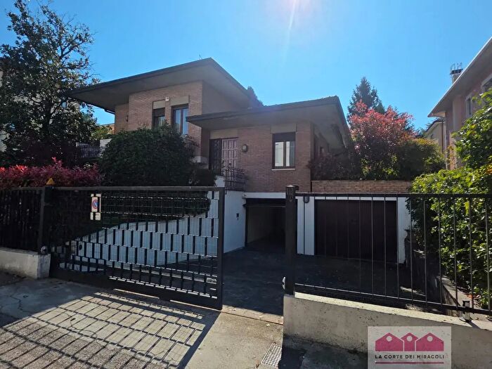 Casa con 6 locali in affitto in Via Magenta, Vicenza