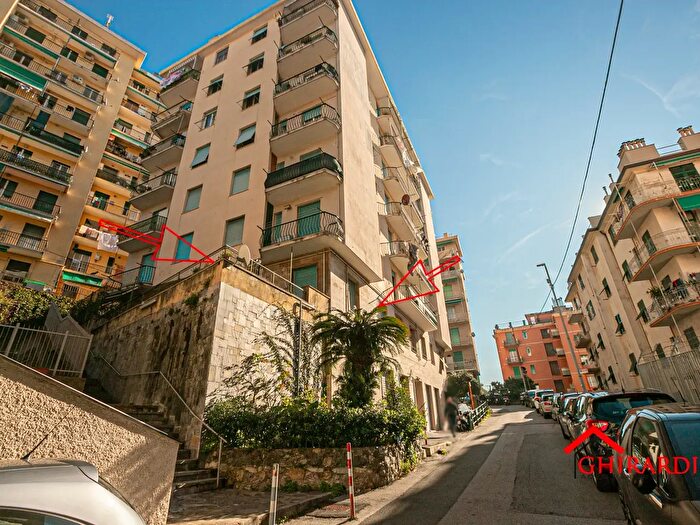 Appartamento con 5 locali in affitto in Via Lodovico Calda, Genova