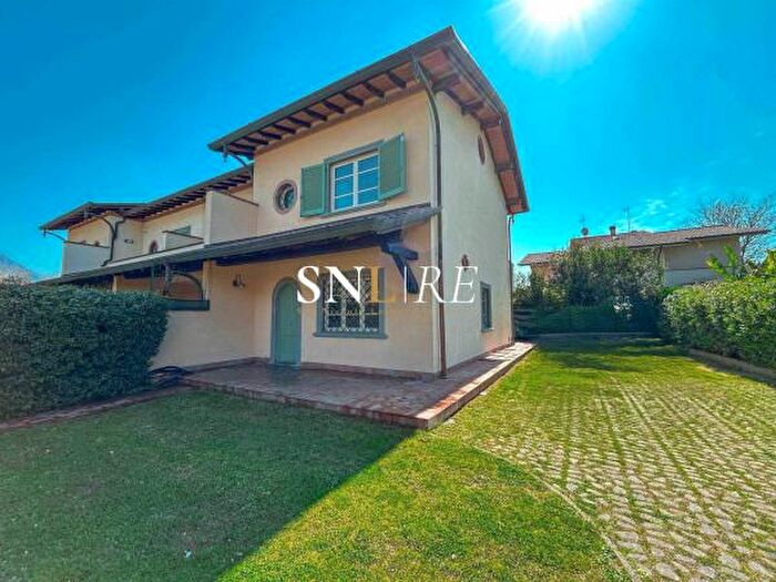 Casa con 6 locali in vendita in Via Giuseppe Viner, Forte Dei Marmi
