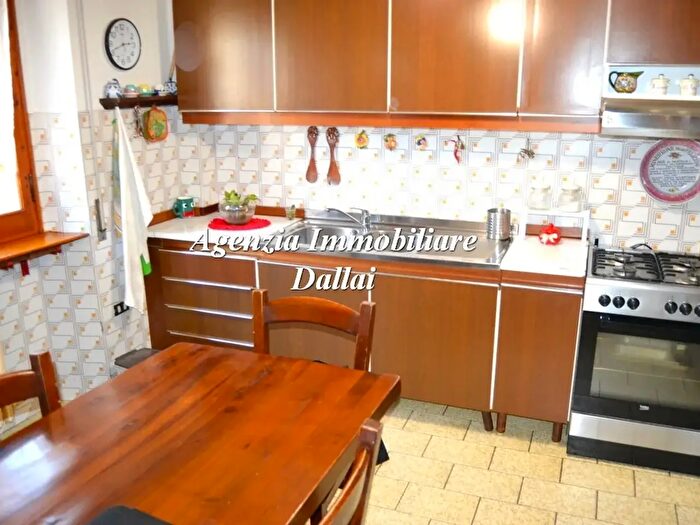 Appartamento con 5 locali in vendita in Piazza Dante, Borgo San Lorenzo