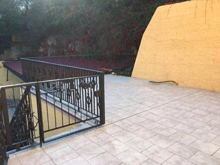 Appartamento trilocale in vendita in Via Provinciale Guercio, Lerici