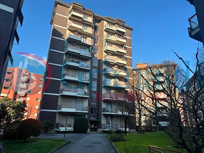 Appartamento quadrilocale in vendita in Via Arganini, Milano
