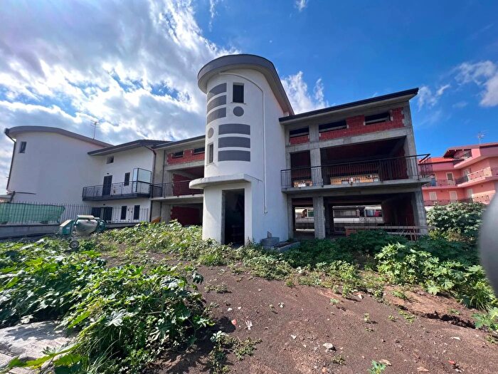 Appartamento trilocale in vendita in Mascali