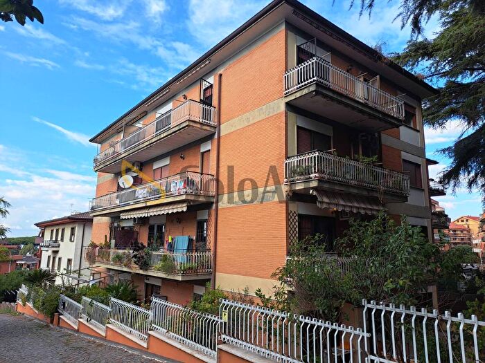 Appartamento quadrilocale in affitto in Corso Vittoria Colonna, Centro, Marino