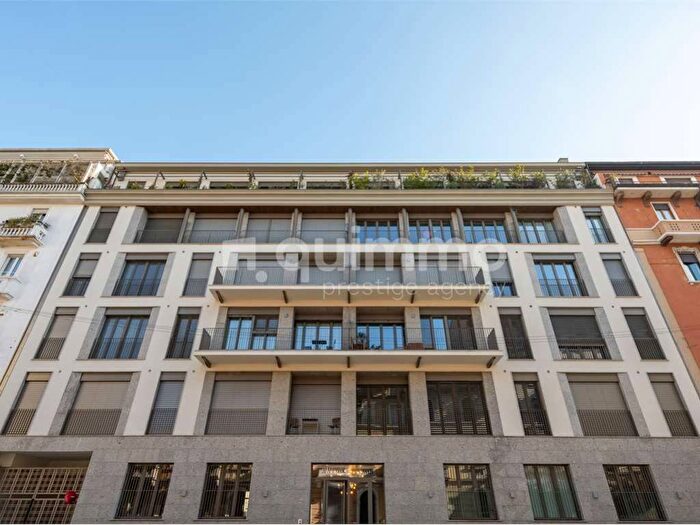 Appartamento bilocale in affitto in Via Compagnoni, Plebisciti Susa, Milano