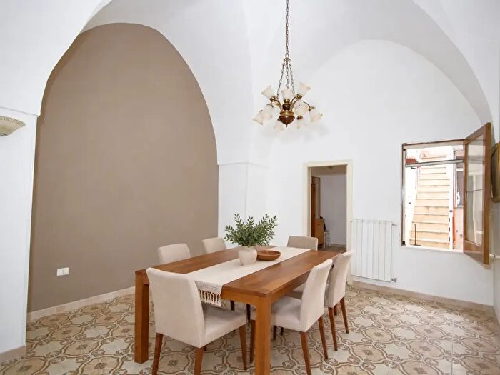 Appartamento quadrilocale in vendita in Via Don Luigi Sturzo Tuglie Le Italia, Tuglie