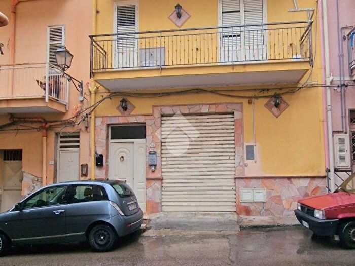 Appartamento trilocale in affitto in Via Messina, Villabate