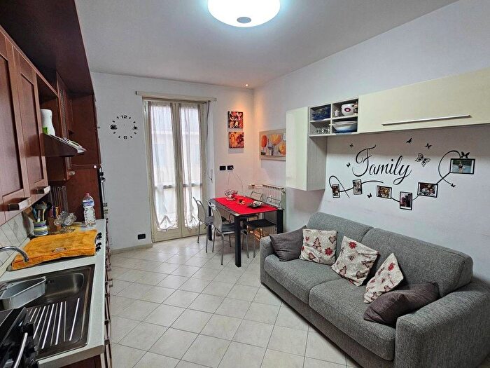 Appartamento bilocale in affitto in Corso Sebastopoli, Santa Rita, Torino