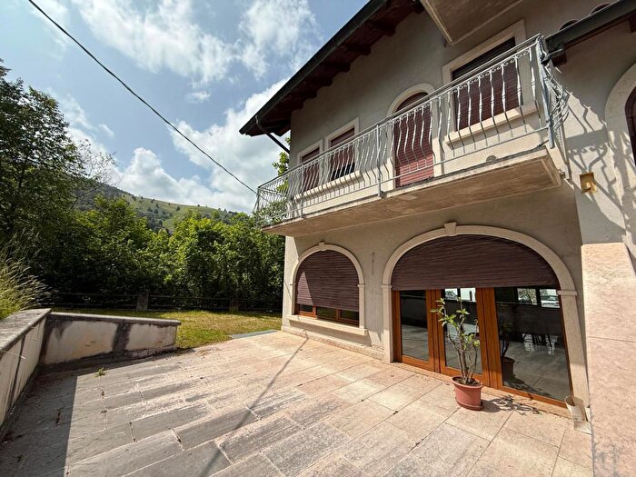 Appartamento trilocale in vendita in Via Chiesa, Asiago