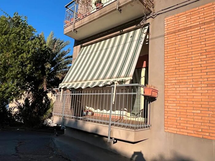 Appartamento trilocale in vendita in Via Etna, Giarre