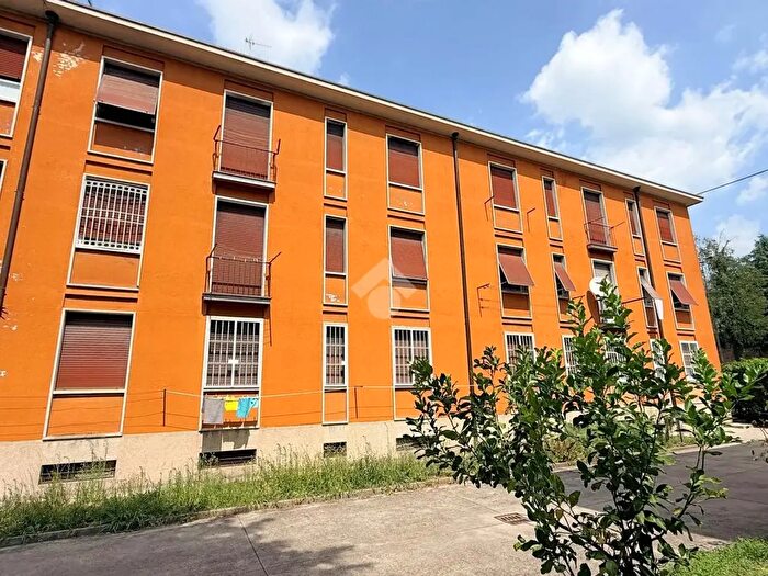 Appartamento trilocale in vendita in Via Firenze, Carate Brianza