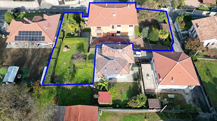 Casa con 8 locali in vendita in Via Ticino, Varallo Pombia