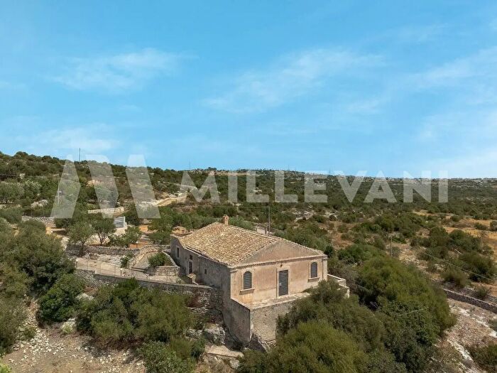 Casa con 9 locali in vendita in Contrada Lanzagallo, Ispica