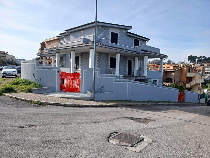 Casa con 7 locali in vendita in Via San Sisto, Vasto