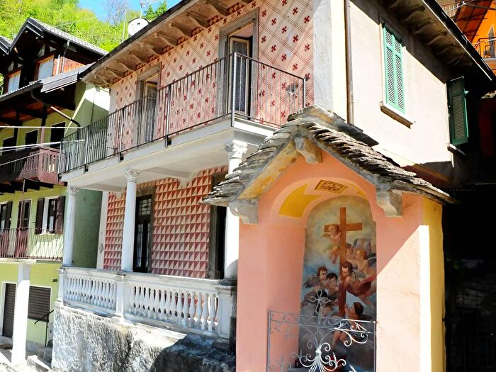 Casa con 5 locali in vendita in Via Borghese, Calasca Castiglione