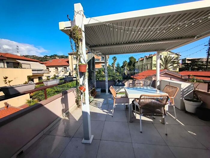 Appartamento bilocale in vendita in Via Aurelia Levante, Taggia