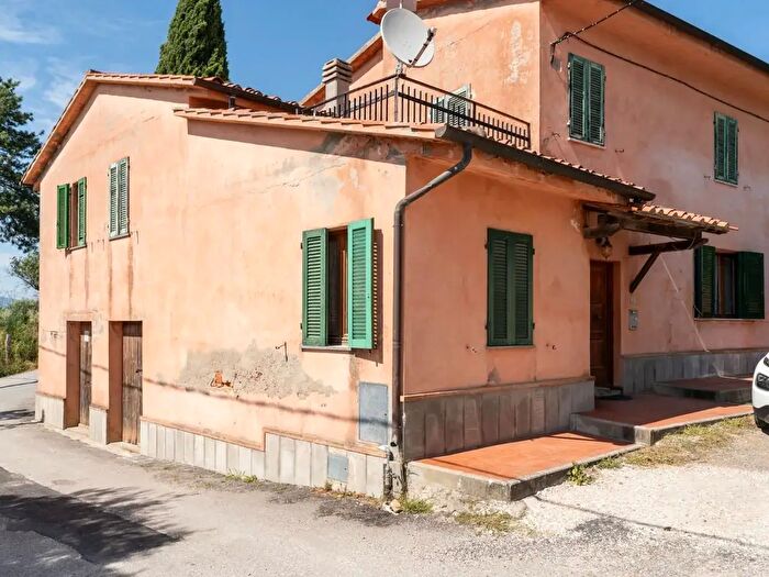 Casa con 10 locali in vendita in Casciana Terme Lari