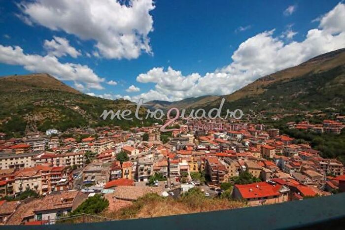 Casa con 6 locali in vendita in Itri