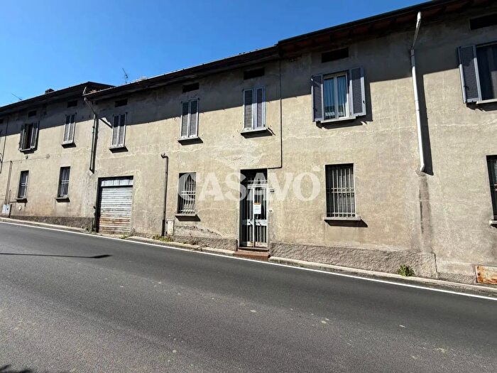 Casa quadrilocale in vendita in Corso Promessi Sposi, Lecco