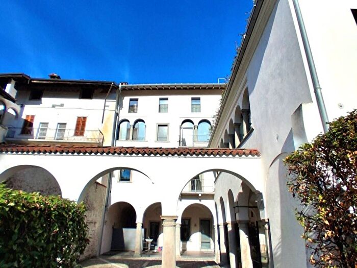 Appartamento trilocale in affitto in Via Giuseppe Mazzini, Centro, Albino