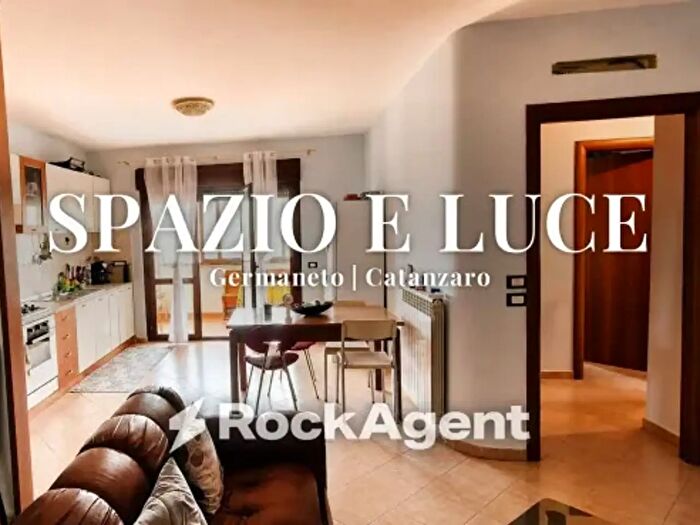 Appartamento quadrilocale in vendita in Via Martiri di Nassirya, San Floro