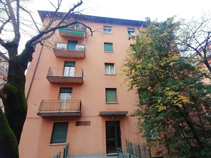 Appartamento trilocale in affitto in Via Saragozza, Saragozza fuori Porta, Bologna
