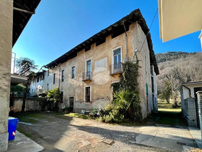 Casa con 10 locali in vendita in Via R Miglietti, Germagnano