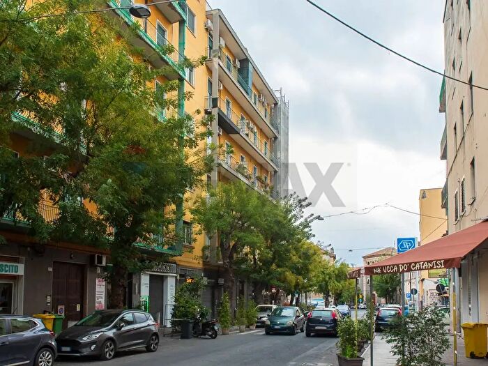 Appartamento con 6 locali in vendita in Via Plebiscito, Catania