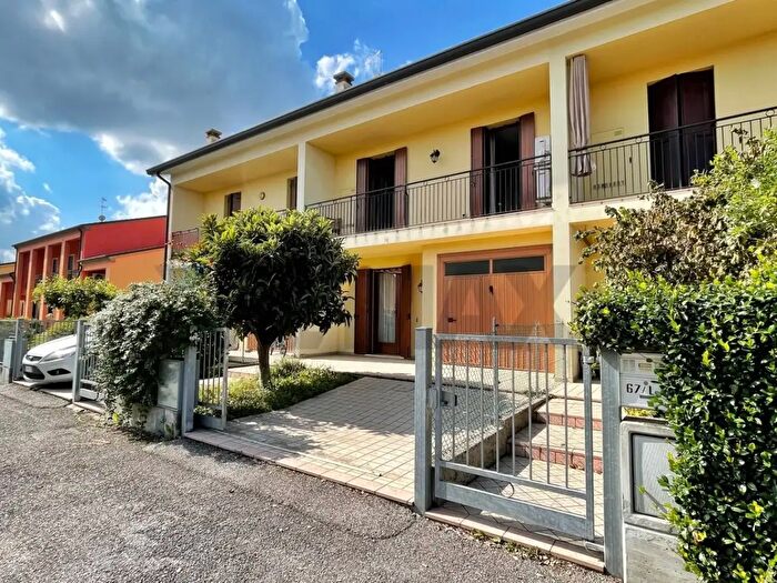 Casa quadrilocale in vendita in Via Cognaro, Santa Maria Di Sala