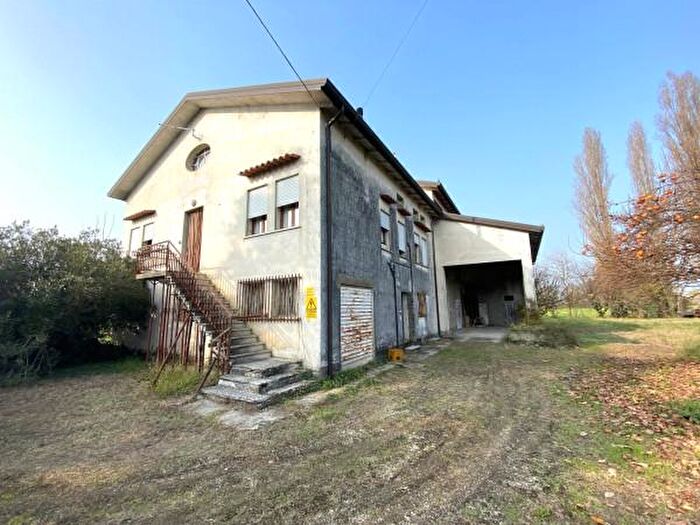 Casa con 6 locali in vendita in Piazzola Sul Brenta