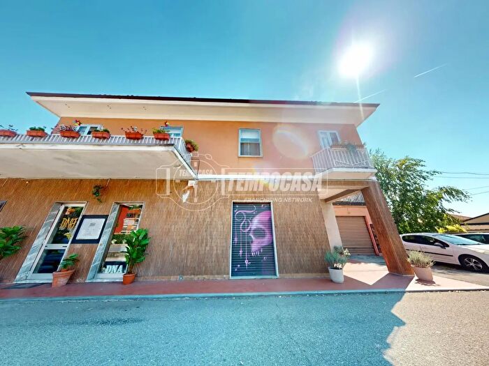 Appartamento trilocale in vendita in Via Statale, Santa Vittoria DAlba