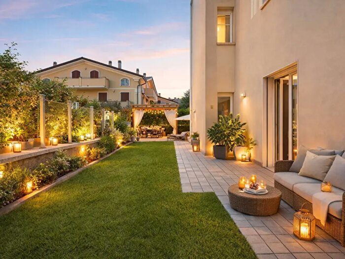 Appartamento trilocale in vendita in Ia Magliano, Massa