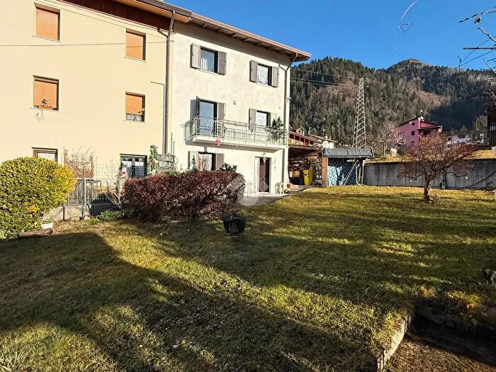 Casa trilocale in vendita in Via G Peresson, Arta Terme