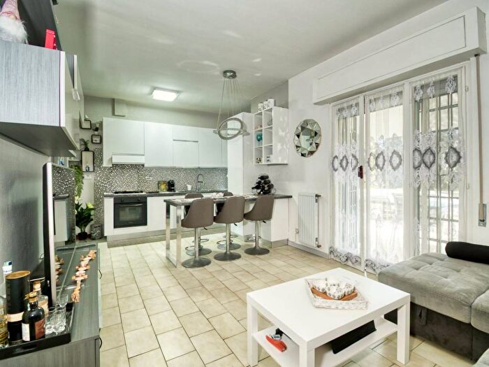 Casa quadrilocale in affitto in Via Marina Palmense, Fregene, Fiumicino