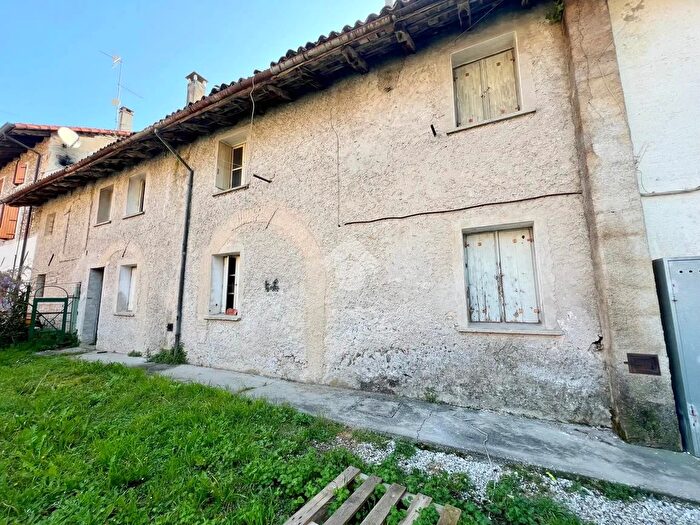 Appartamento trilocale in vendita in Casa di Corte Via Roma, Codroipo