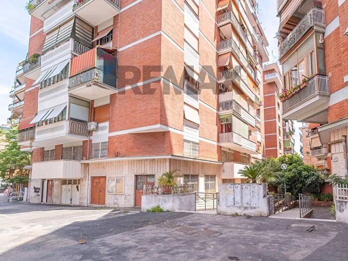 Appartamento monolocale in affitto in Via Diego Angeli, Roma