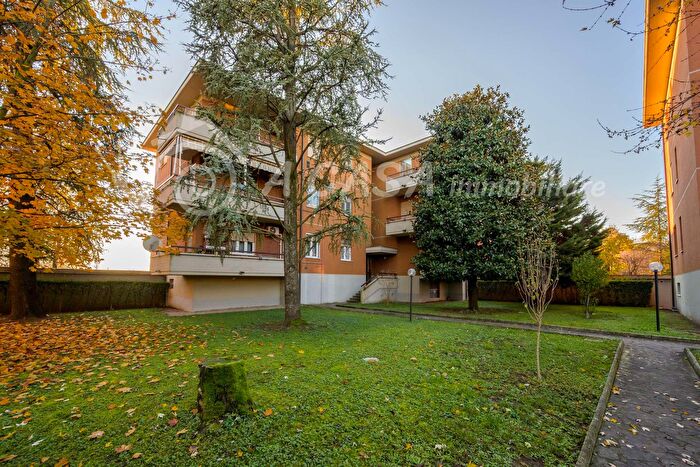 Appartamento con 5 locali in vendita in Via Emilia Ovest, Parma