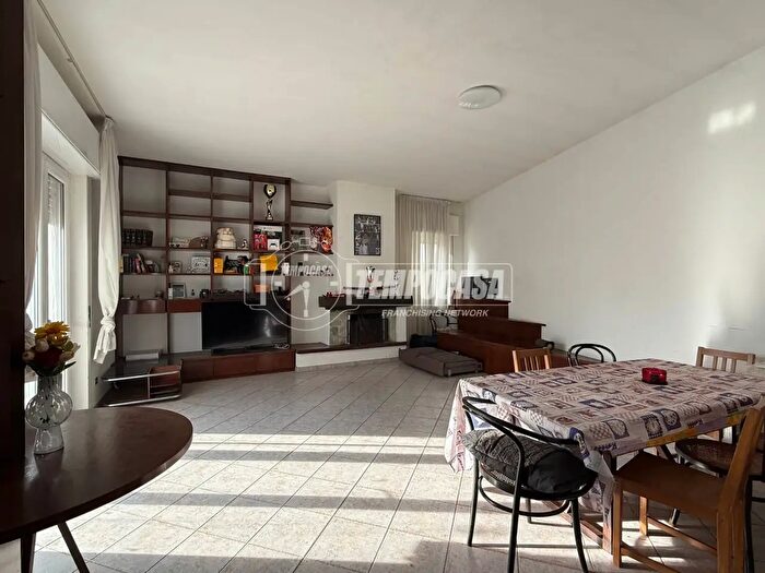 Casa trilocale in vendita in Via Cimabue, Busto Garolfo