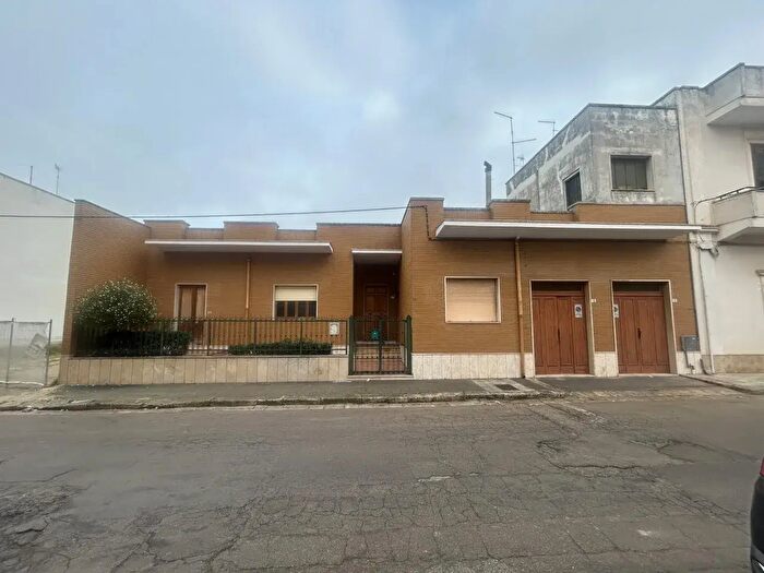 Casa con 7 locali in vendita in Via Milano a, Novoli