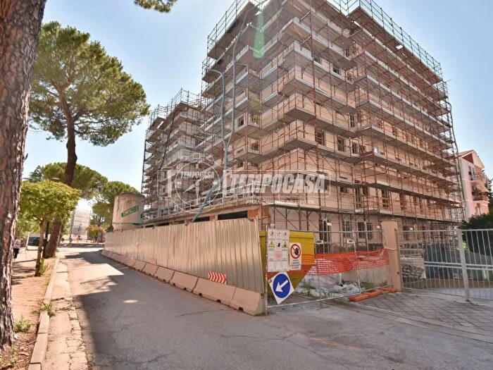 Appartamento trilocale in vendita in Viale Giovanni Benadduci, Tolentino