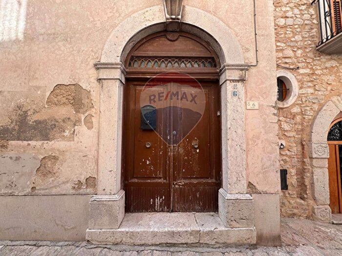 Casa con 9 locali in vendita in Via Chiesa, Ferrazzano