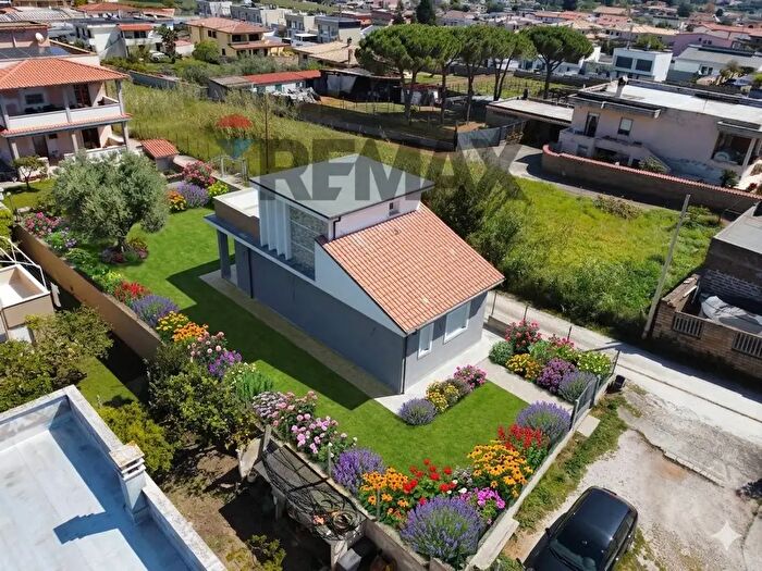 Casa quadrilocale in vendita in Via Assunta, Anzio