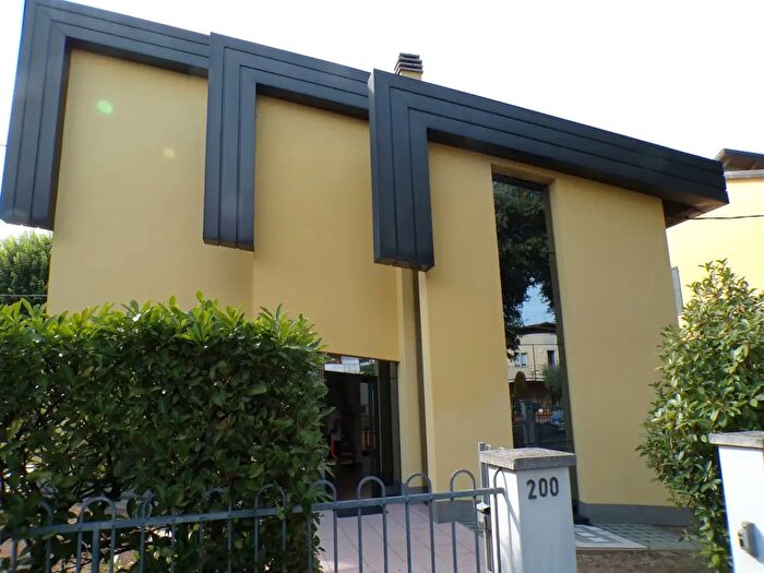 Casa con 5 locali in vendita in Via Risorgimento, Forli'